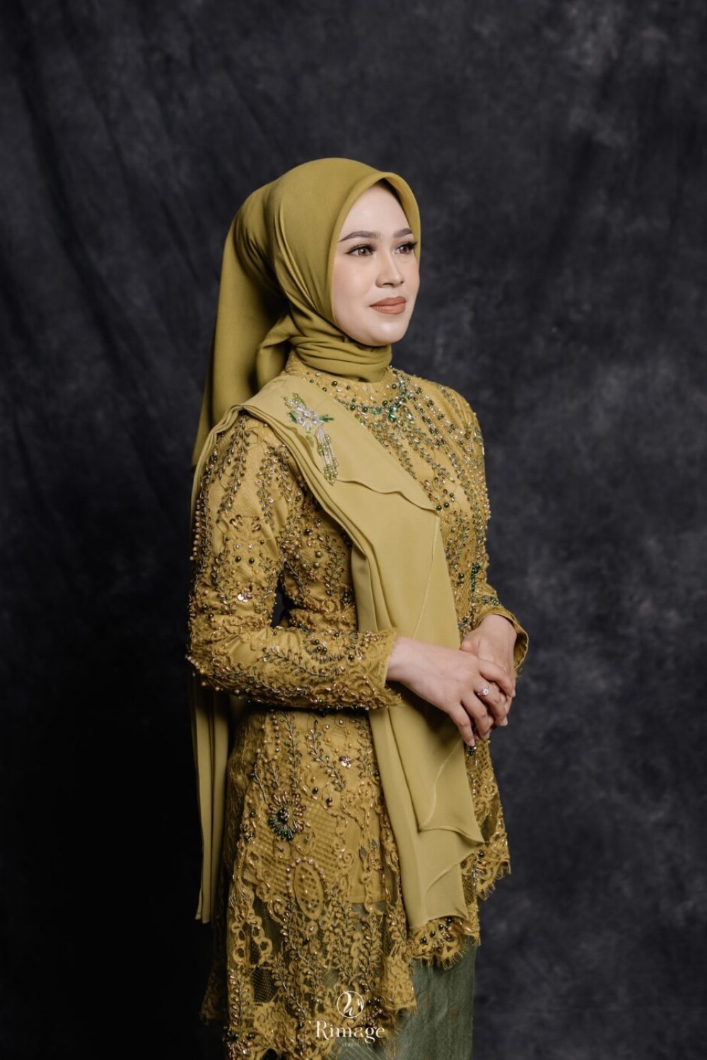 84DC8320-5F01-4765-AF3B-DA9350C17367