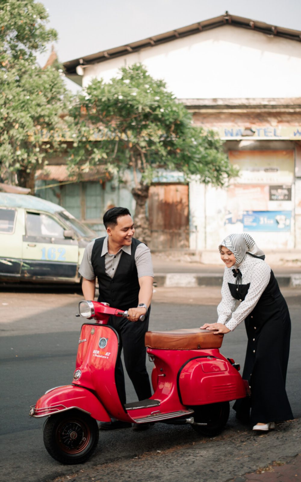 E6912EA0-123D-4349-9259-62990108B42C