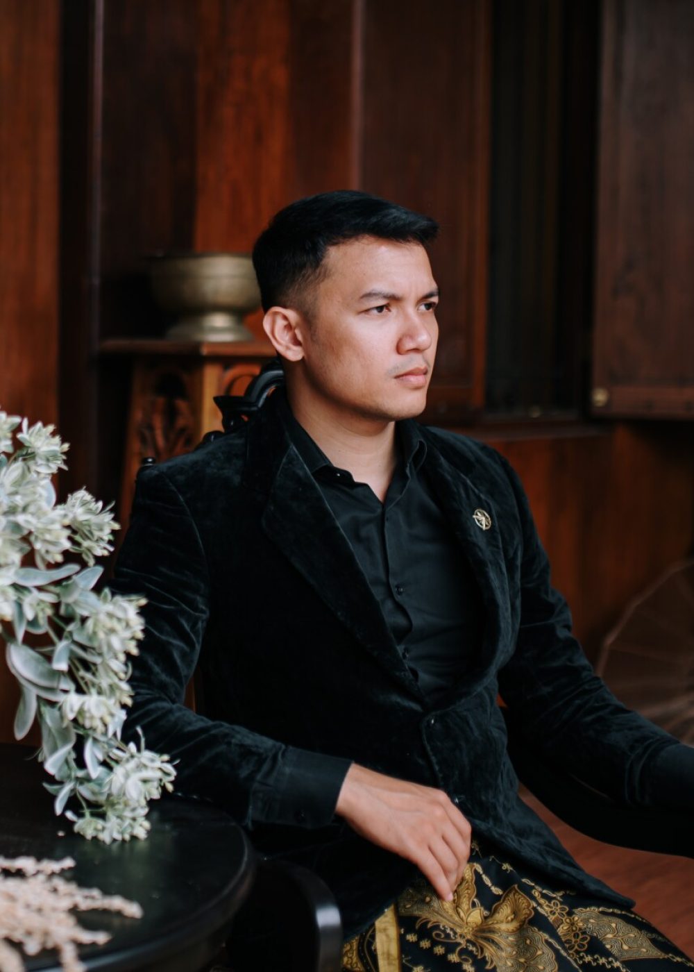 Groom-2